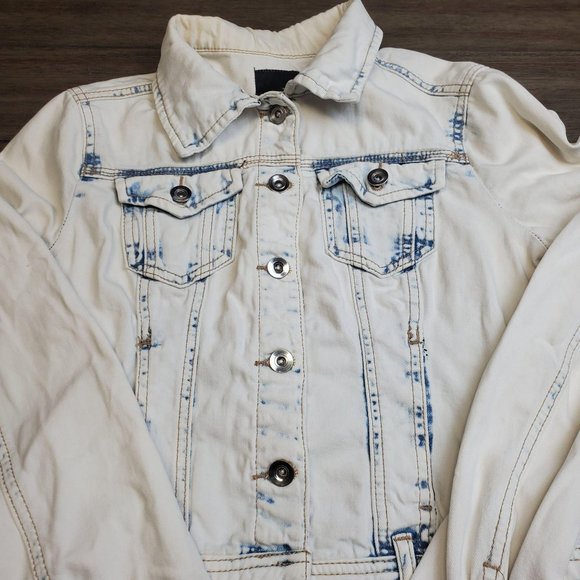 Forever 21 denim jacket size S light blue color - Picture 5 of 8